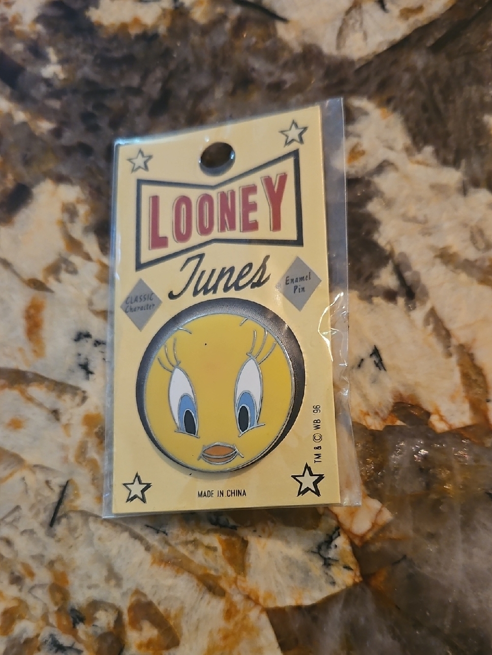 Vintage Warner Bros. Looney Tunes Classic Round Tweety Enamel Pin